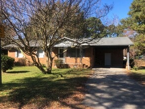 Building Photo - 400 W Boney St