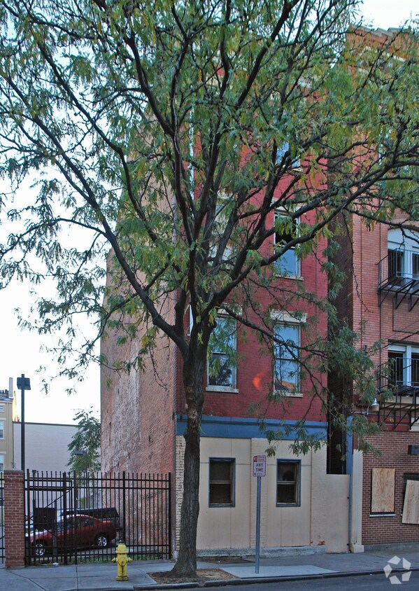 Primary Photo - 1620 Race St