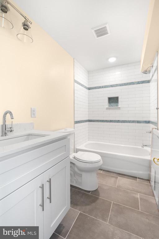 Foto del edificio - 6607 Ridge Ave