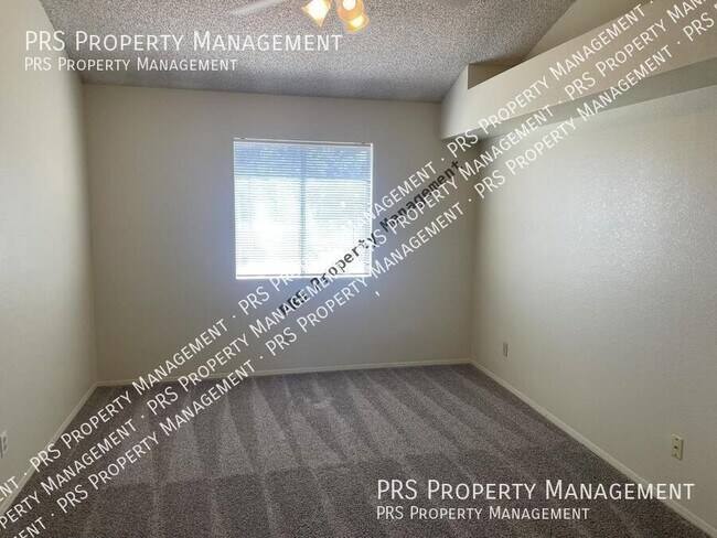 Foto del edificio - 1327 W Straford Dr