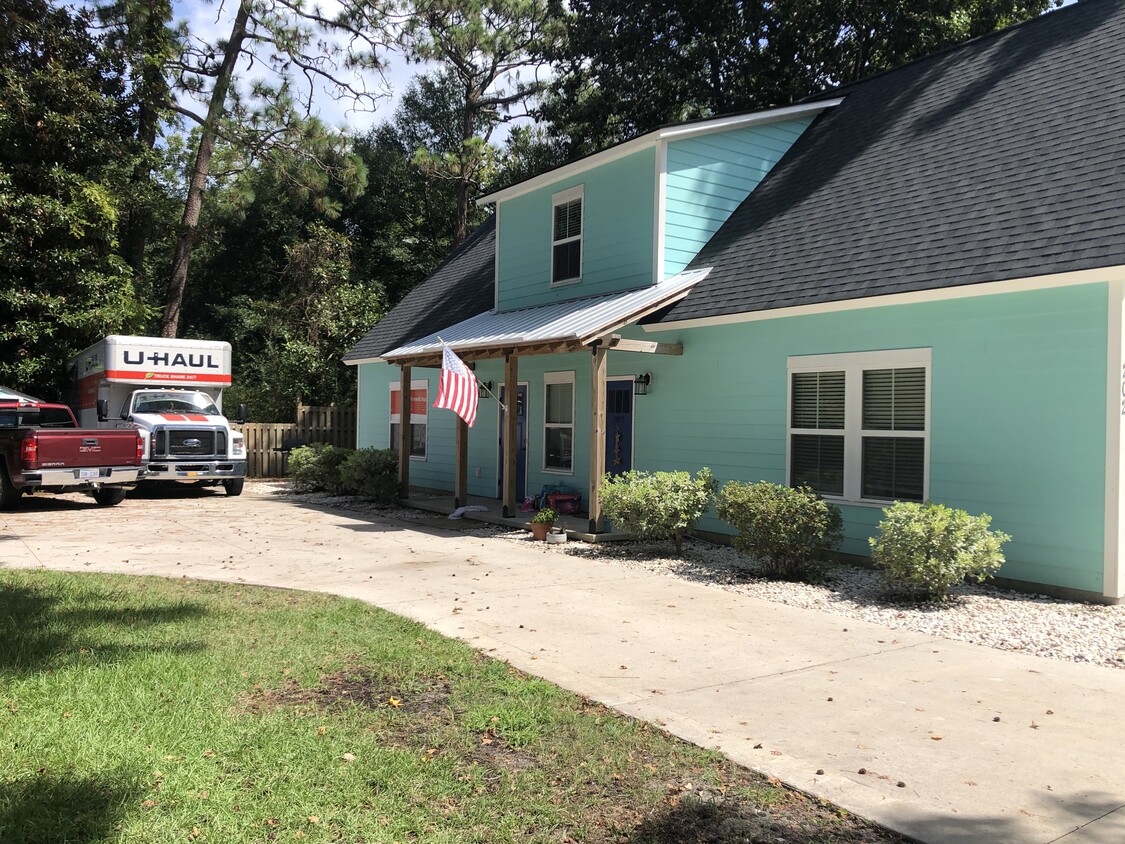 Newer house built in 2018 with separate upstairs and downstairs units - 202 Dixie Ave