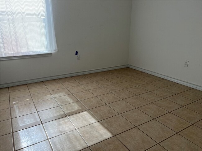 Building Photo - 15525 Palmira Ave