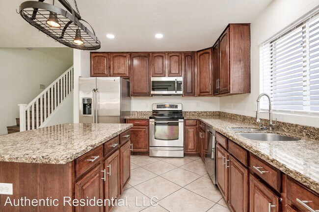 Building Photo - 4 br, 3 bath House - 11449 W MCCASLIN ROSE LN