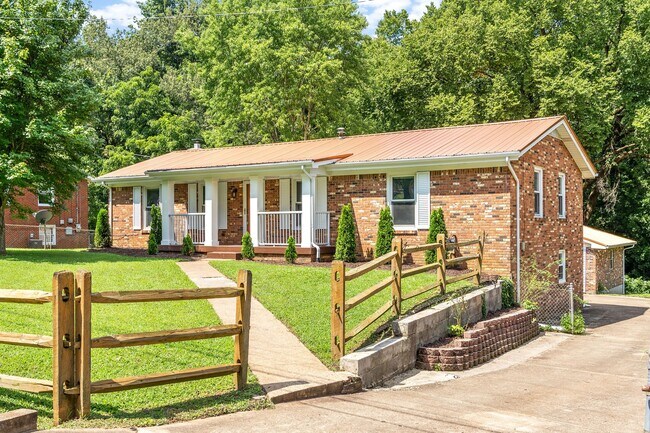 Foto del edificio - 44 Bunker Hill Rd