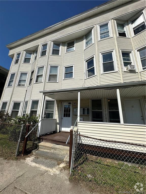 Building Photo - 68 Grove St
