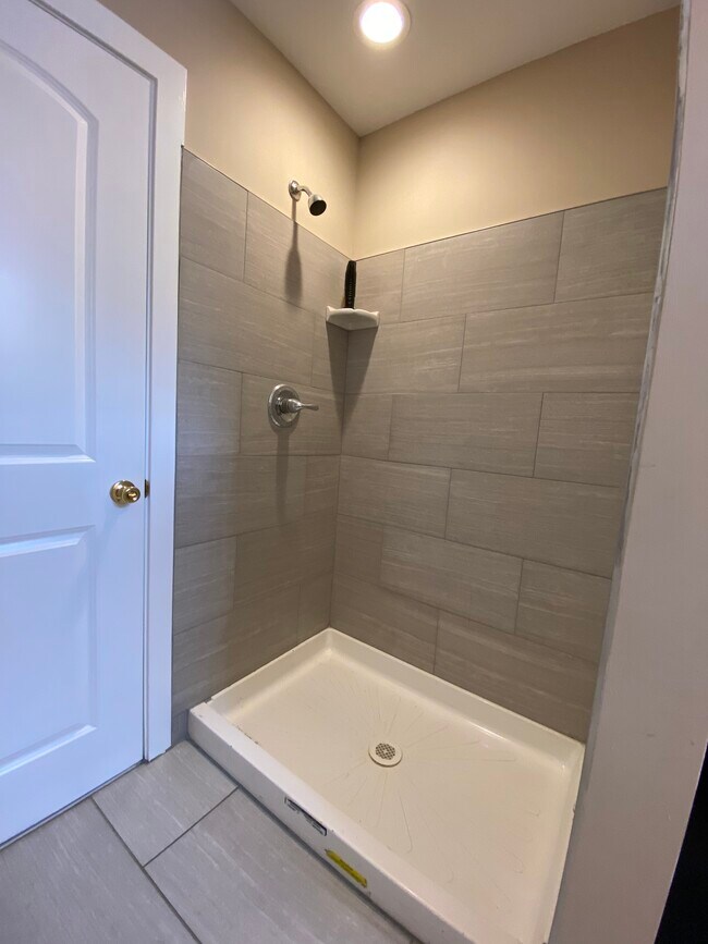 Building Photo - 2452 Cedar St