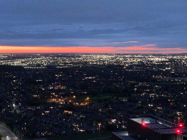 Amazing sunsets - 430 Square One Dr