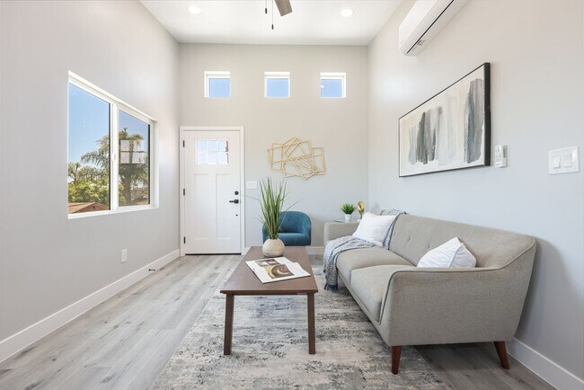 Foto del edificio - Brand-New & Luxe Downstairs 1-Bed, 1-Bath ...