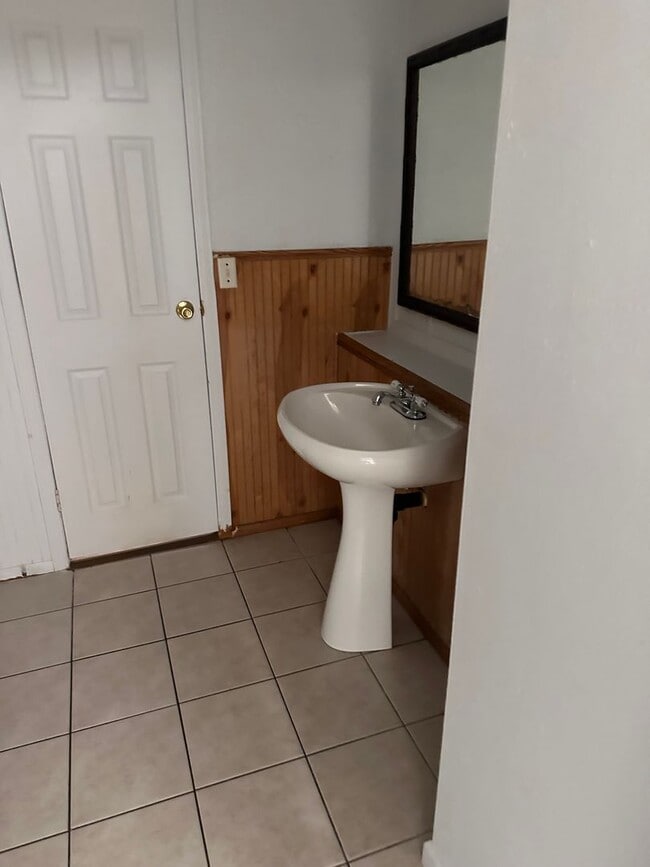 Foto del edificio - 3-Bedroom 2-Bath Home w/ Screened in Porch in Niceville