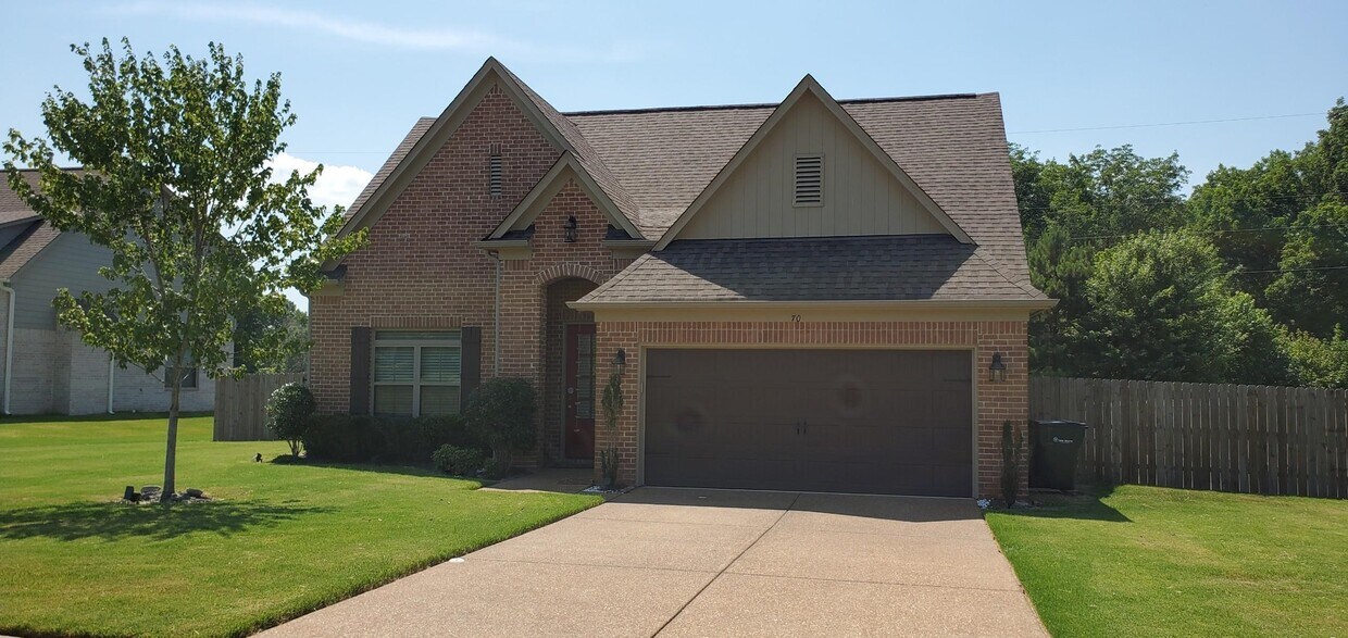 Primary Photo - 70 Southwind Dr