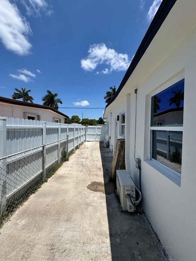 Foto del edificio - 11000 SW 47th Terrace
