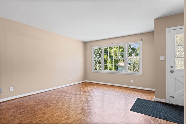 Foto del edificio - 5516 Brightwood Ln