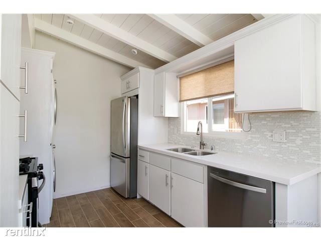 Building Photo - 303 Marguerite Ave