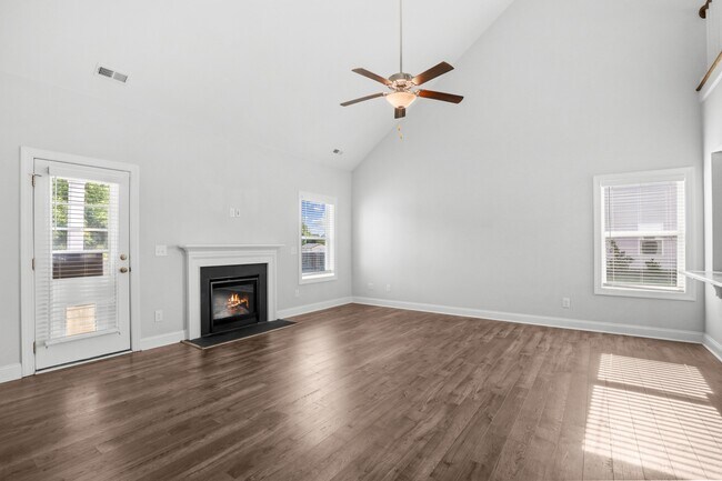Building Photo - 710 Tuscany Cir