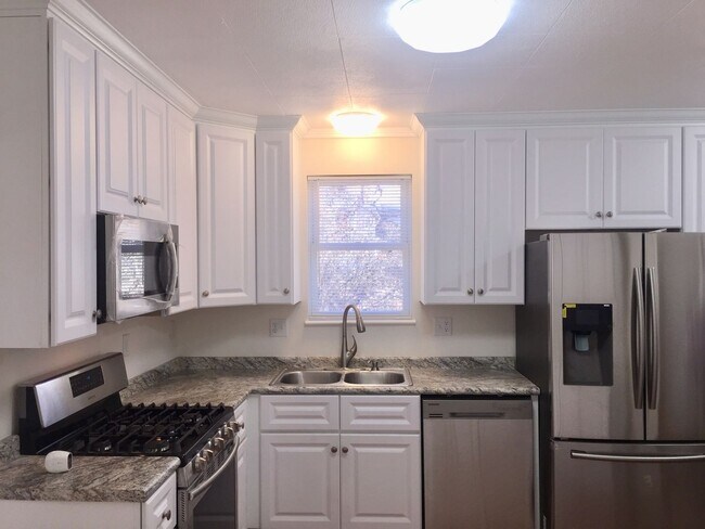 Foto del edificio - REMODELED 2 Bedroom Downtown Home