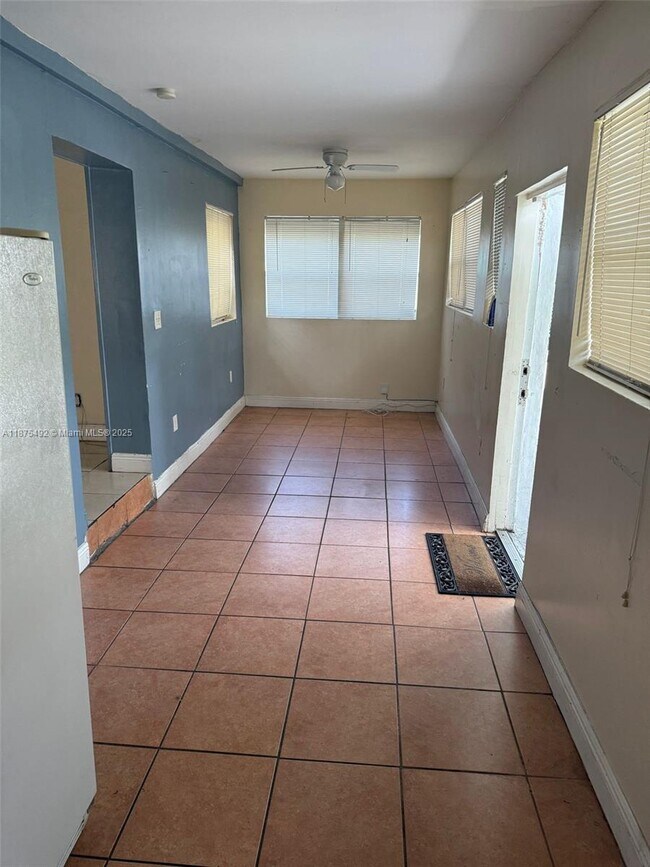 Foto del edificio - 17921 NW 2nd Pl