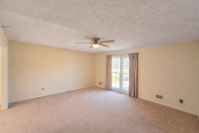 Photo - SPACIOUS 3 Bedroom, 2 bathroom home with basement and garage