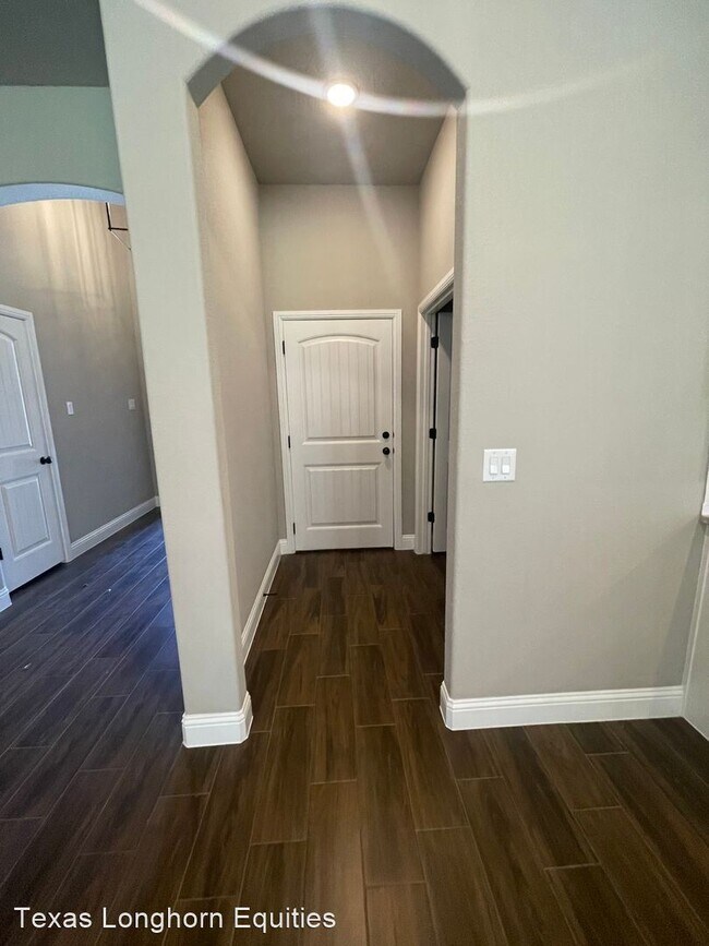 Foto del edificio - 4 br, 2 bath House - 222 Buckeye Dr.