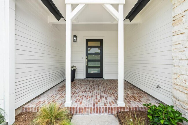 Building Photo - 5606 Honey Dew Terrace