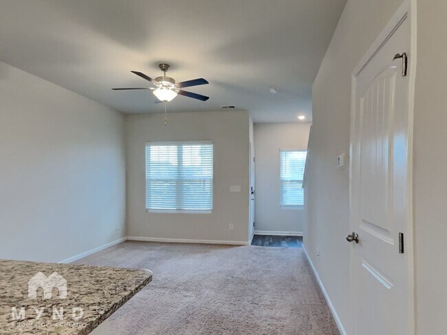 Foto del edificio - 116 Chandler Ct