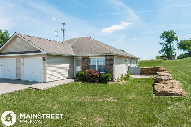 Building Photo - 1408 Eagle Dr