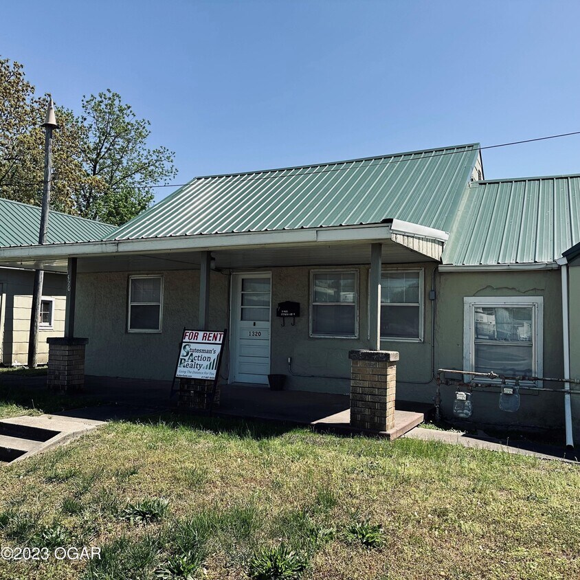 1320 E Austin Blvd Unit A, Nevada, MO 64772 Condo for Rent in Nevada