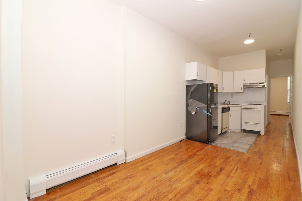 Sala de estar/cocina - 108 Adams St