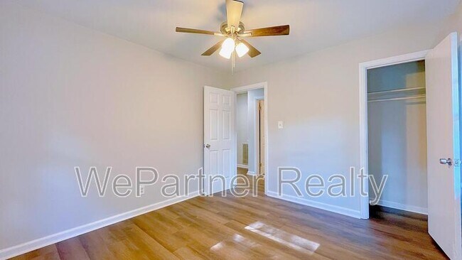 Foto del edificio - 2744 Fairlane Dr SE