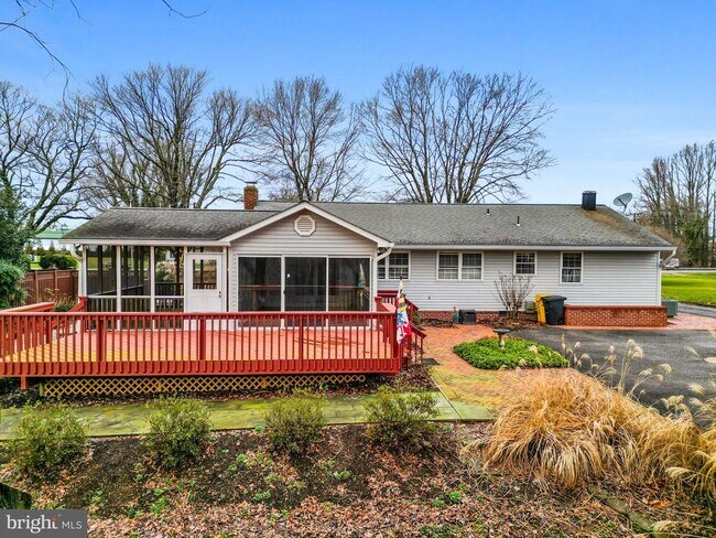 Foto del edificio - 4373 Solomons Island Rd