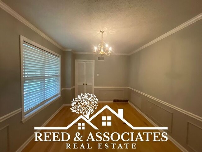 Building Photo - Spacious Hickory Hill Home Located on Corn...