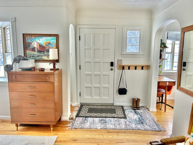 Building Photo - 1237 Yale Ave