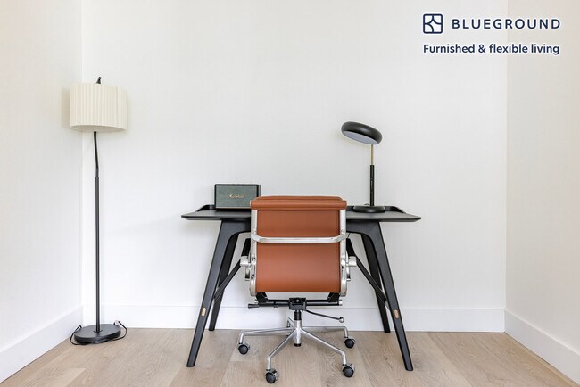 Building Photo - 2124 Parker St