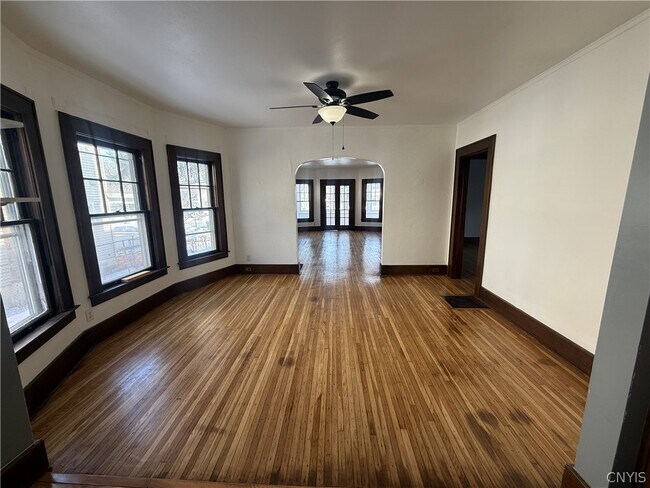 Foto del edificio - 221 Durston Ave