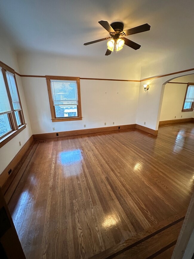 Building Photo - 2110 G St