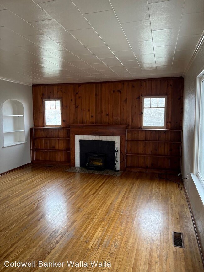 Building Photo - 3 br, 1 bath House - 2444 Waggoner Rd.