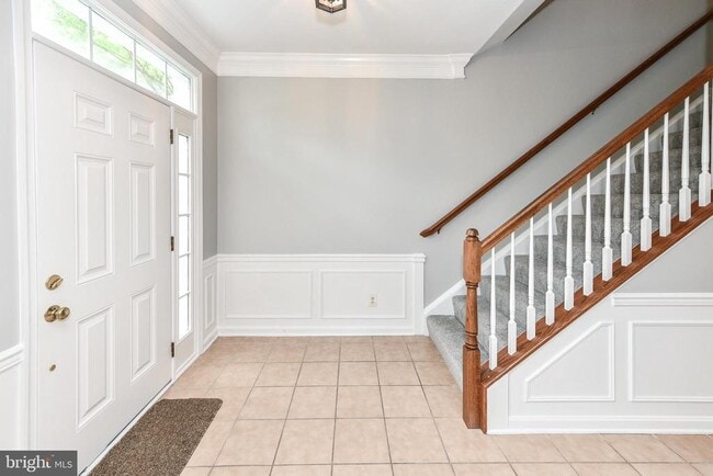Building Photo - 5077 Village Fountain Pl