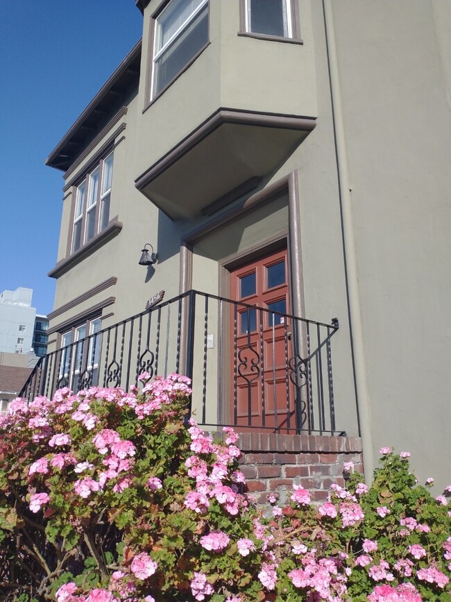 Welcome home - 1456 1st Ave