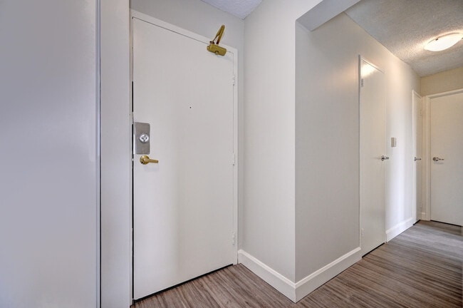 Building Photo - Campell Court Apartments