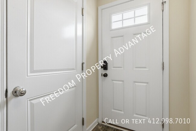 Building Photo - 412 Olive Ln