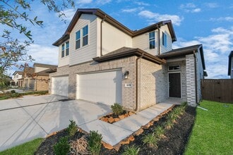 Building Photo - 21015 Bay Vlg Dr