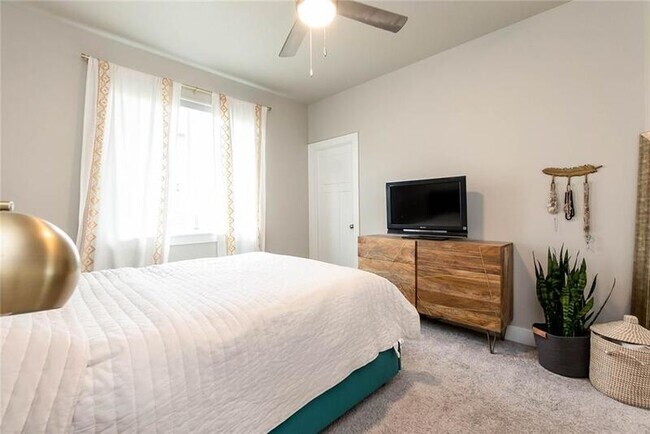 Foto del edificio - 1421 NE Little Beaver Dr