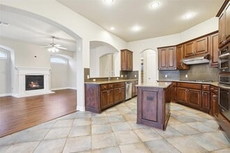 Building Photo - 10504 Prezia Dr