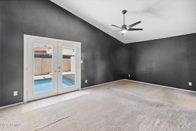 Building Photo - 2150 S Las Palmas