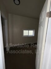 Building Photo - 505 W Maple St