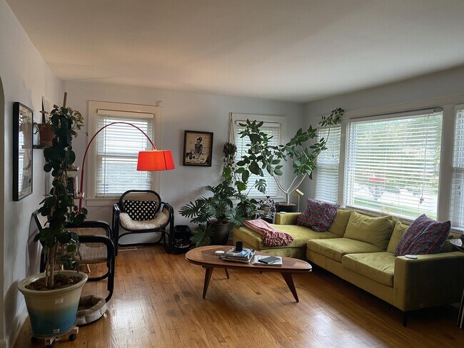 Foto del edificio - 904 Waldkirch Ave