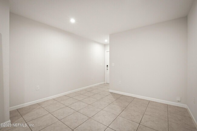 Foto del edificio - 5939 Creekside Crossing Dr