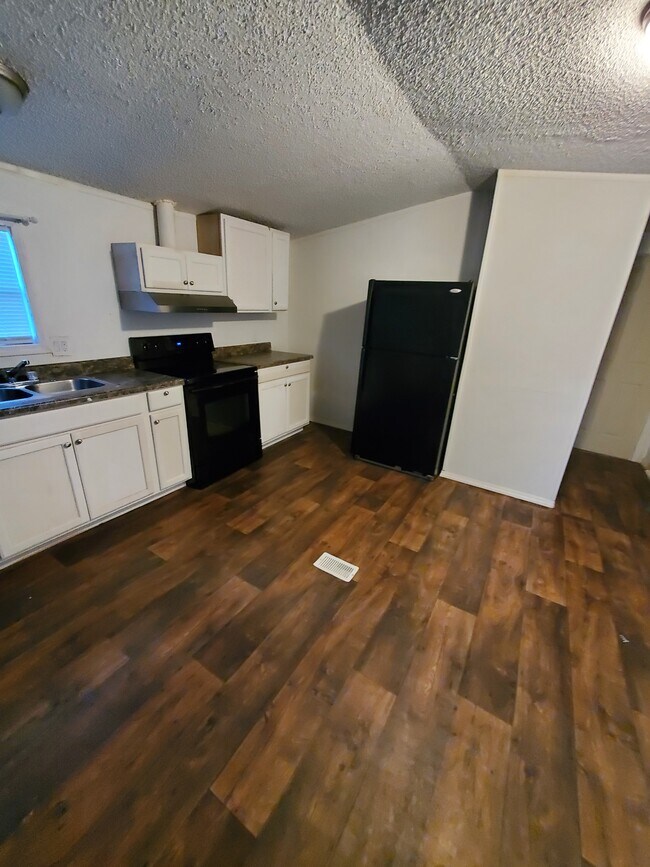 Building Photo - 9380 Cotton Ln
