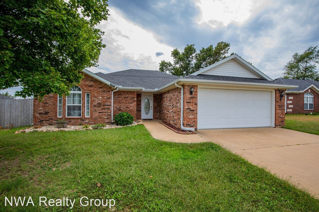 Foto principal - 3 br, 2 bath House - 1231 Maplewood Street