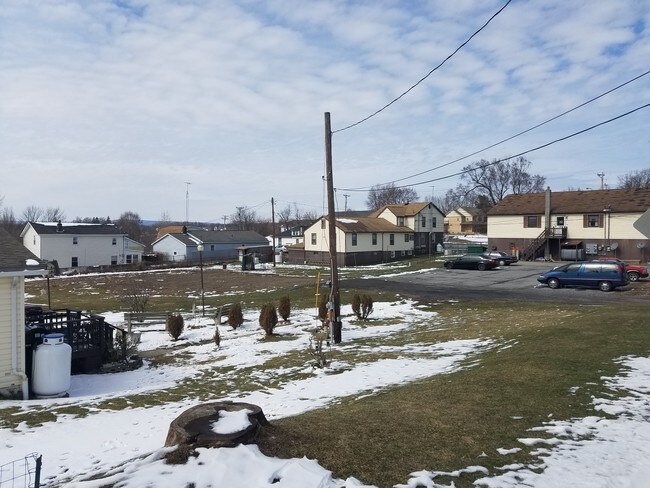 Building Photo - 132-136 New Unionville Rd