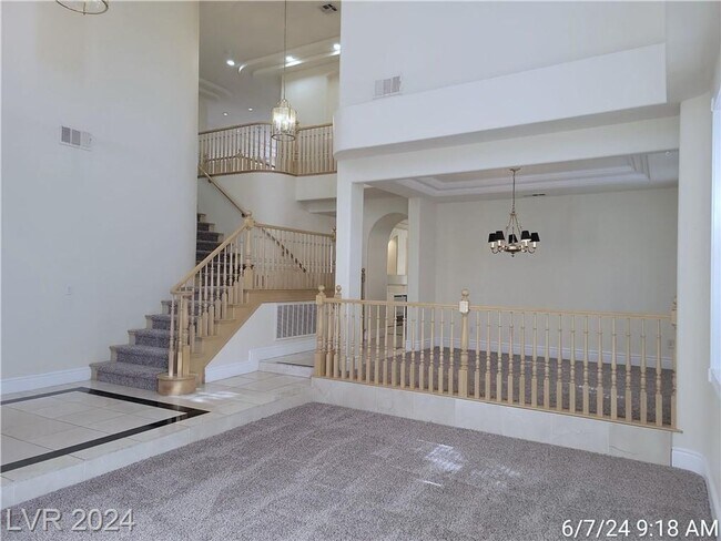 Foto del edificio - ABSOLUTELY GORGEOUS HOME WITH POOL & SPA I...